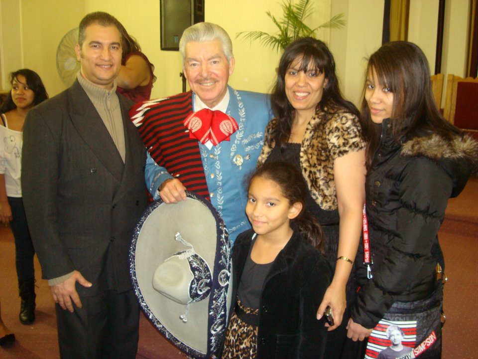 Radhamés, José Ocampo, Astrid (Hija menor), Elvia (esposa) esposa), Lorhena (Hija mayor)